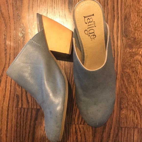 🍁 Gray Muled Heels 📚 - Picture 4 of 7